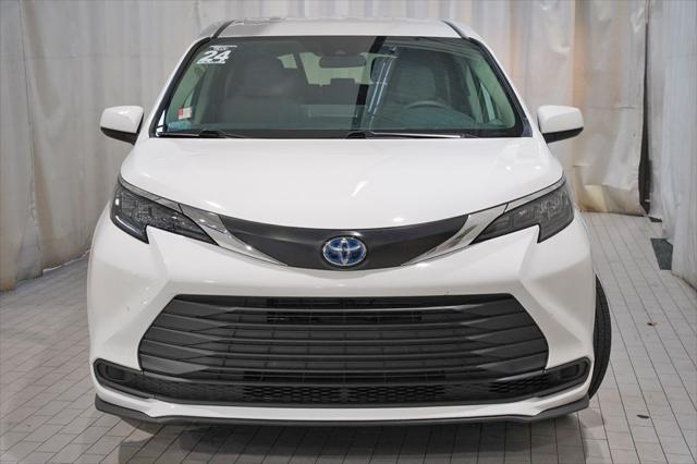 used 2024 Toyota Sienna car, priced at $40,295