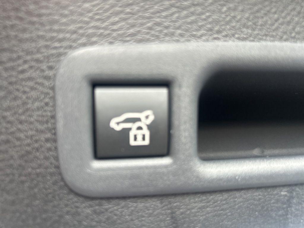new 2025 Toyota Sienna car, priced at $48,170