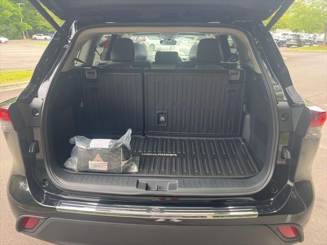new 2025 Toyota Highlander car, priced at $46,904