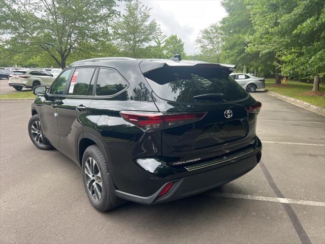 new 2025 Toyota Highlander car, priced at $46,904
