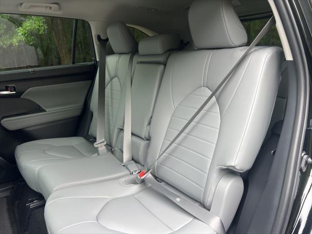 new 2025 Toyota Highlander car, priced at $46,904