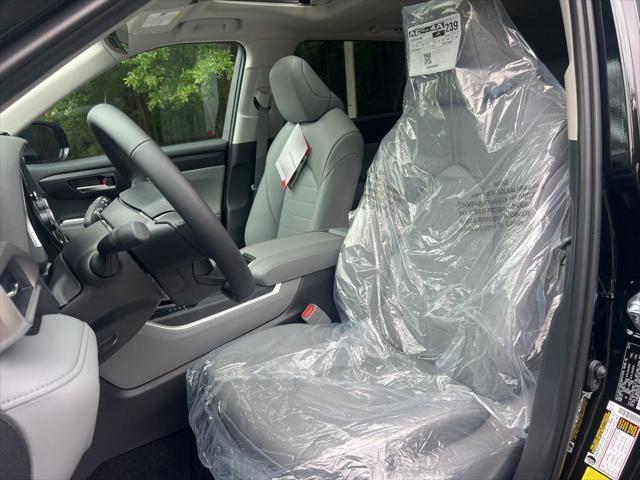 new 2025 Toyota Highlander car, priced at $46,904