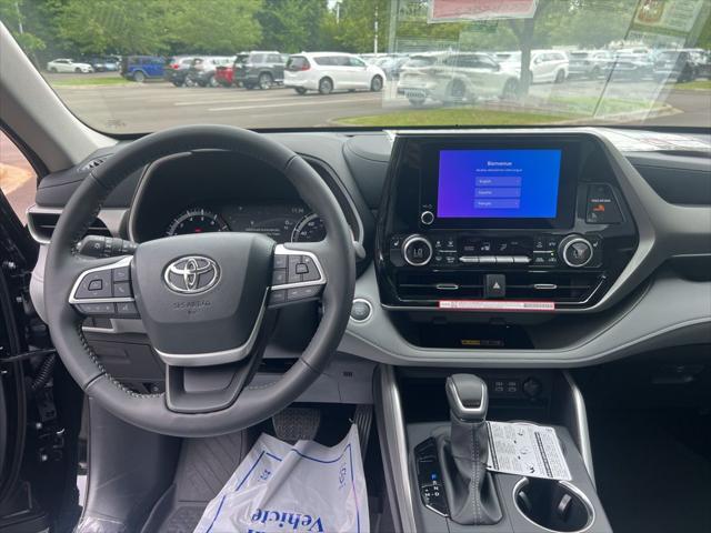 new 2025 Toyota Highlander car, priced at $46,904