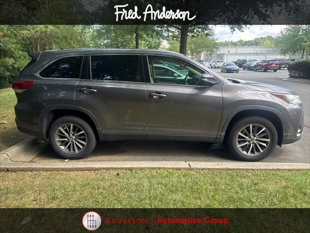 used 2019 Toyota Highlander car, priced at $26,032