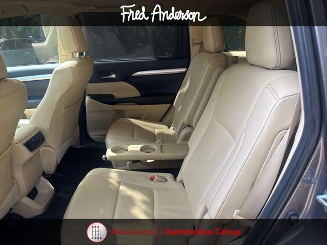 used 2019 Toyota Highlander car, priced at $26,032