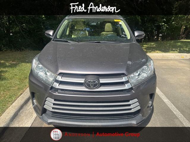 used 2019 Toyota Highlander car, priced at $26,032