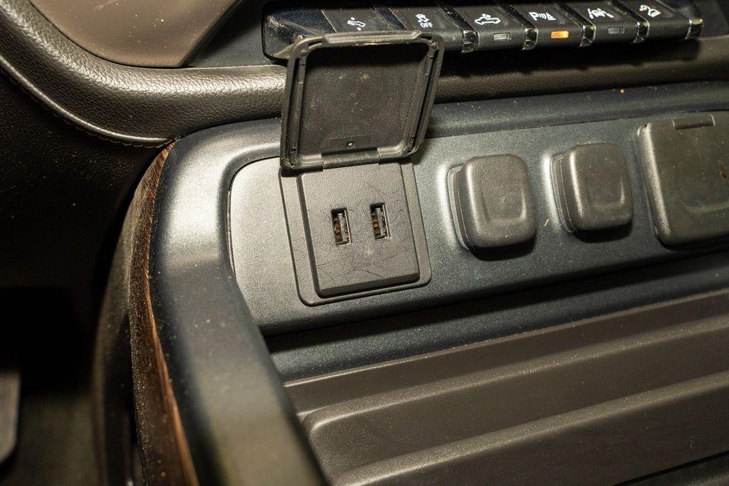 used 2017 GMC Sierra 1500 car, priced at $21,379