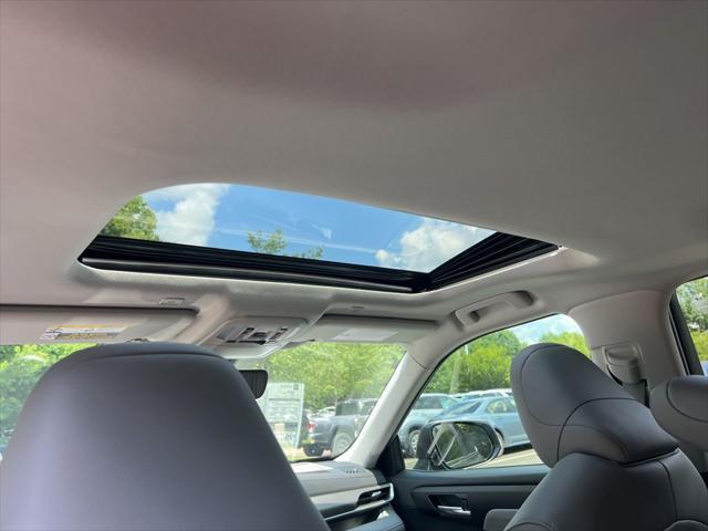 new 2025 Toyota Highlander car, priced at $47,028