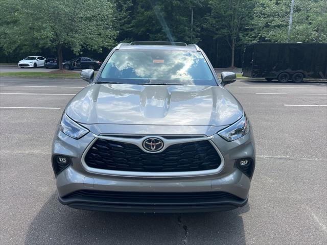 new 2025 Toyota Highlander car, priced at $47,028