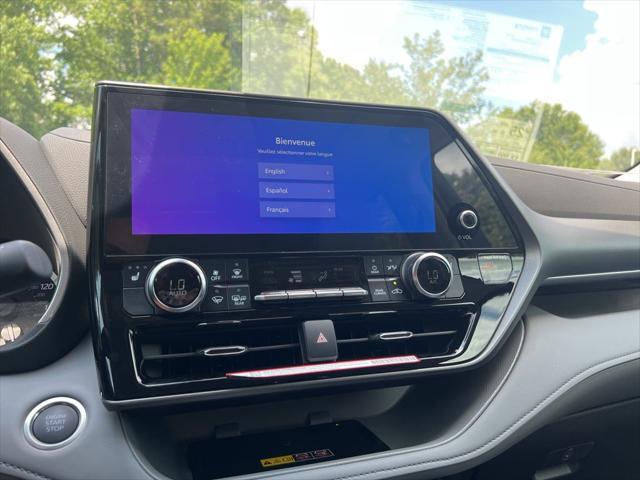 new 2025 Toyota Highlander car, priced at $47,028