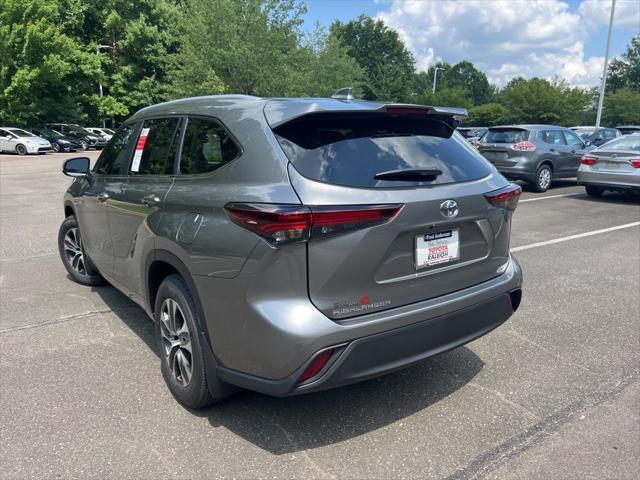 new 2025 Toyota Highlander car, priced at $47,028
