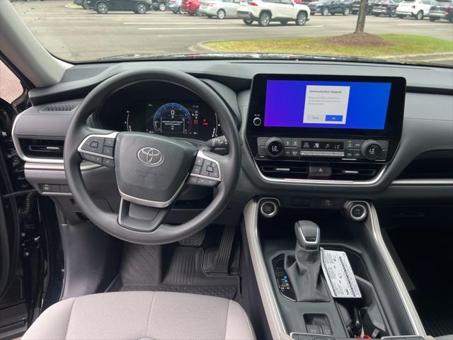 new 2025 Toyota Highlander car, priced at $44,394