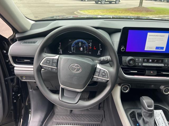 new 2025 Toyota Highlander car, priced at $44,394