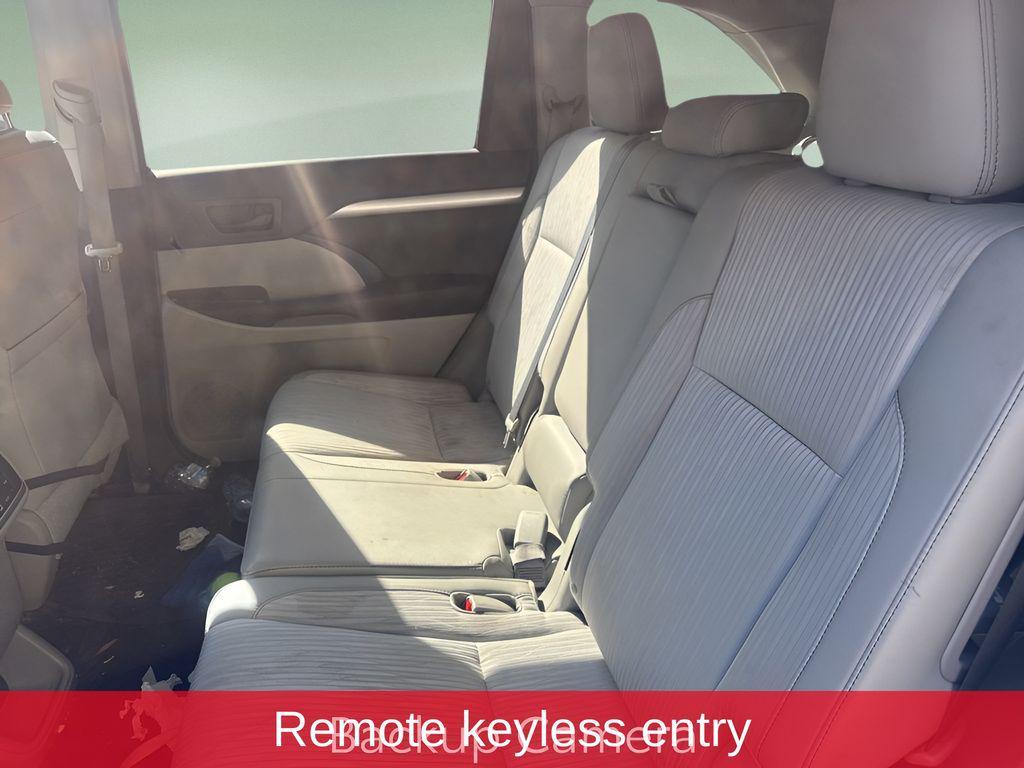 used 2015 Toyota Highlander car, priced at $17,186