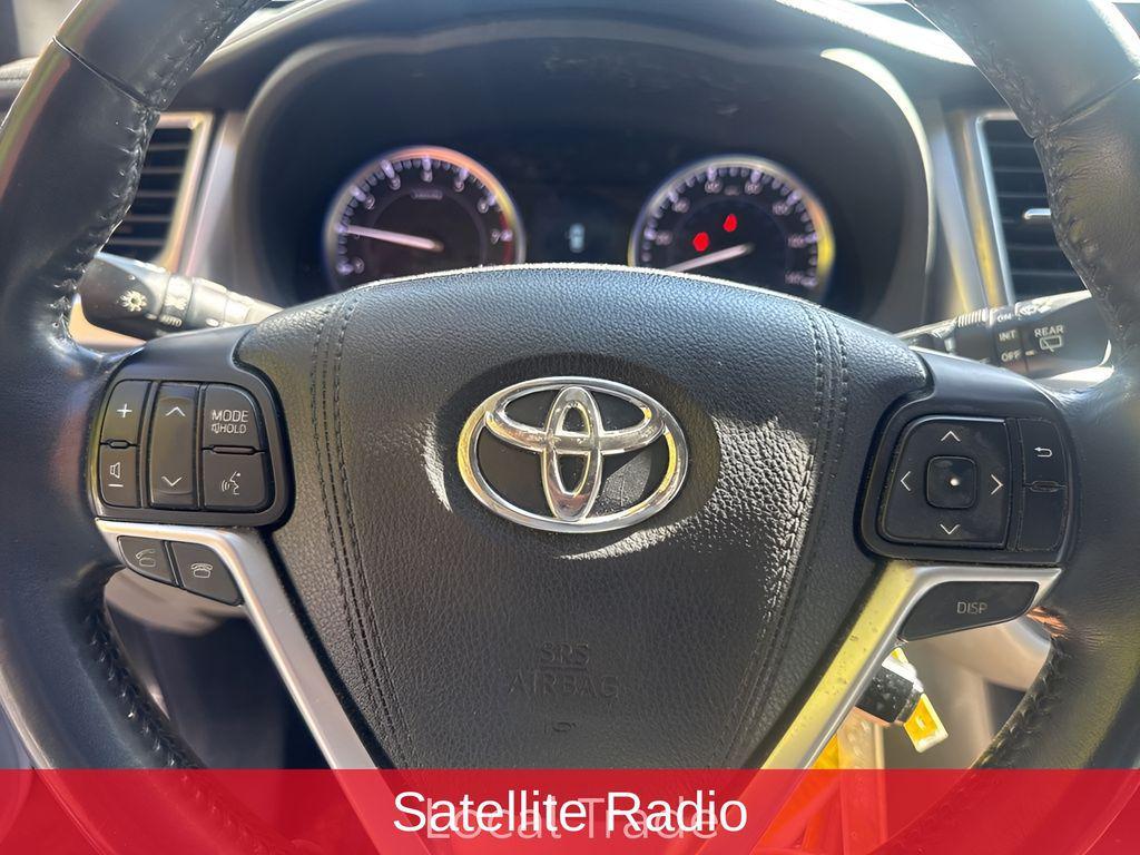 used 2015 Toyota Highlander car, priced at $17,186