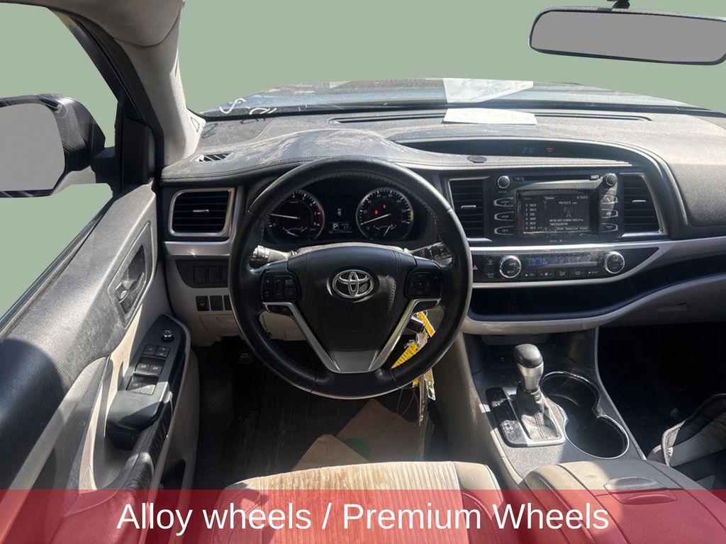 used 2015 Toyota Highlander car, priced at $17,186