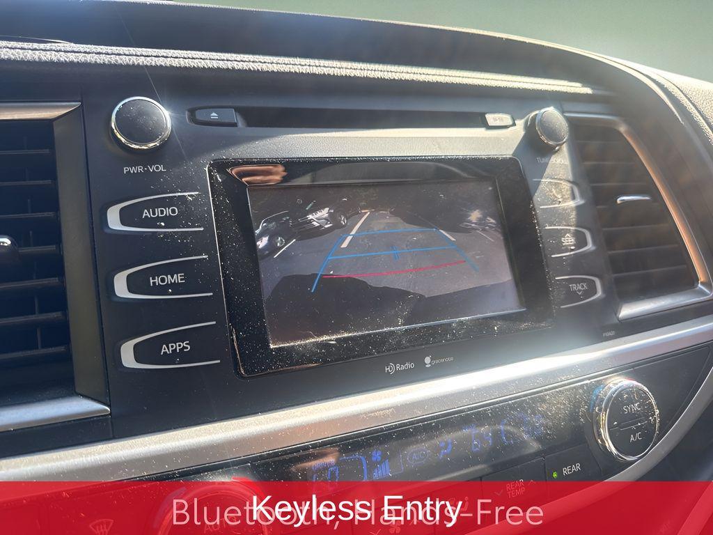 used 2015 Toyota Highlander car, priced at $17,186
