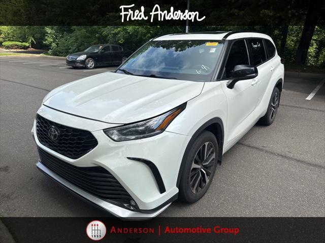 used 2021 Toyota Highlander car, priced at $35,000