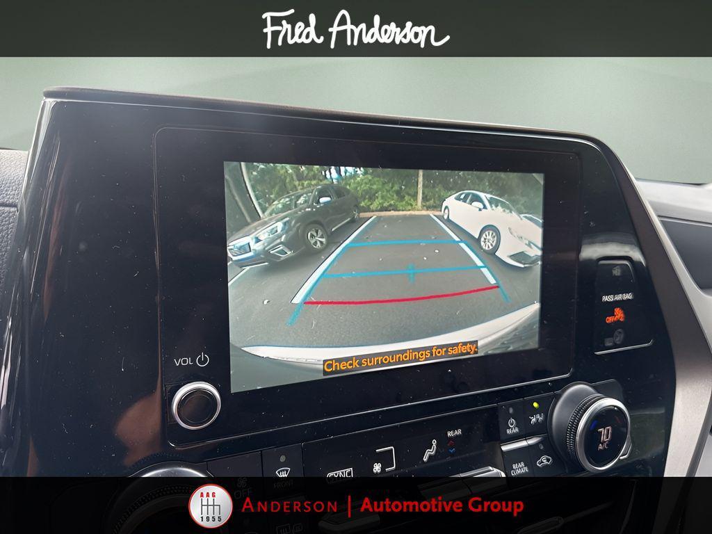 used 2024 Toyota Highlander car, priced at $33,996