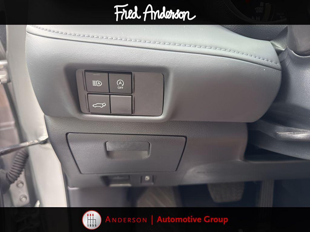 used 2024 Toyota Highlander car, priced at $33,996