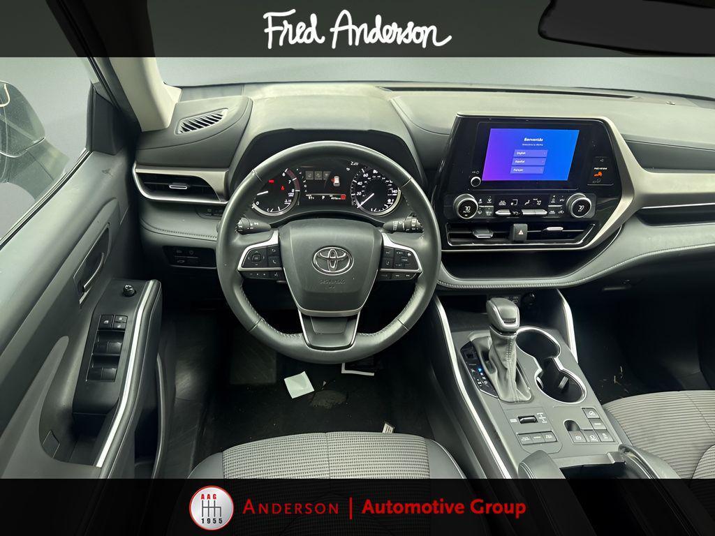 used 2024 Toyota Highlander car, priced at $33,996