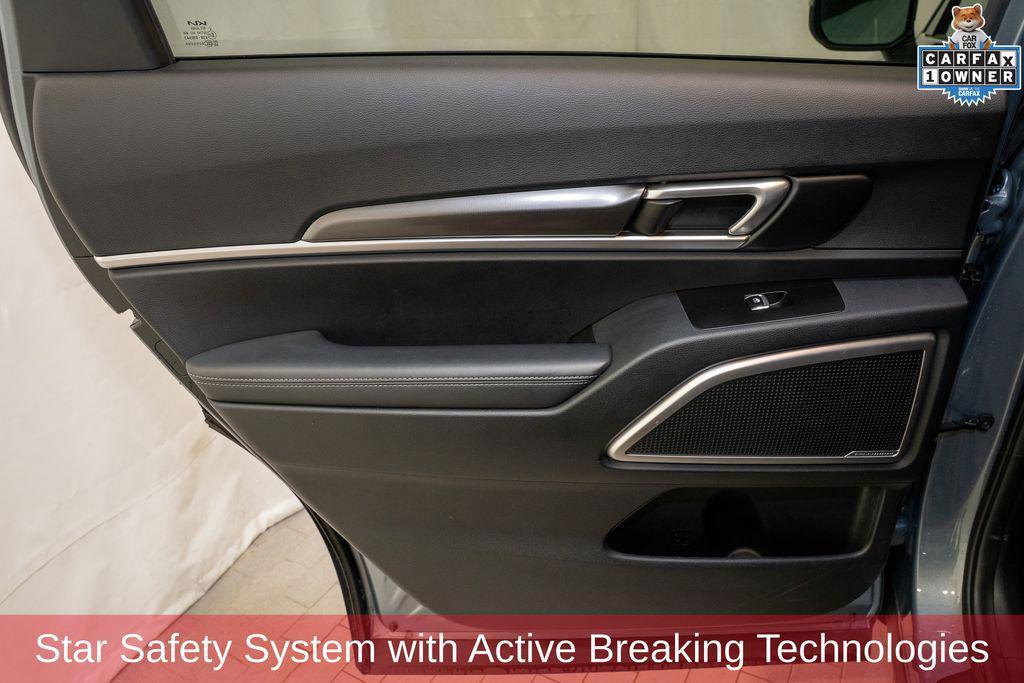 used 2025 Kia Telluride car, priced at $32,106