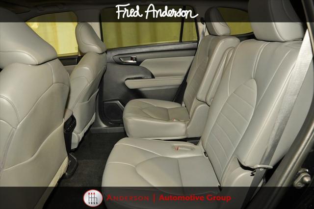 used 2023 Toyota Highlander car, priced at $38,400