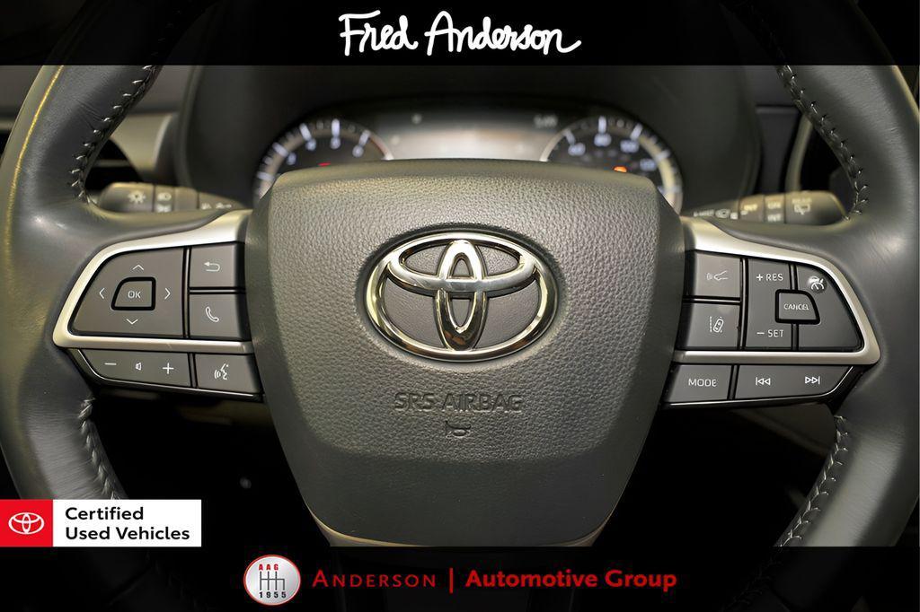 used 2024 Toyota Highlander car, priced at $35,712