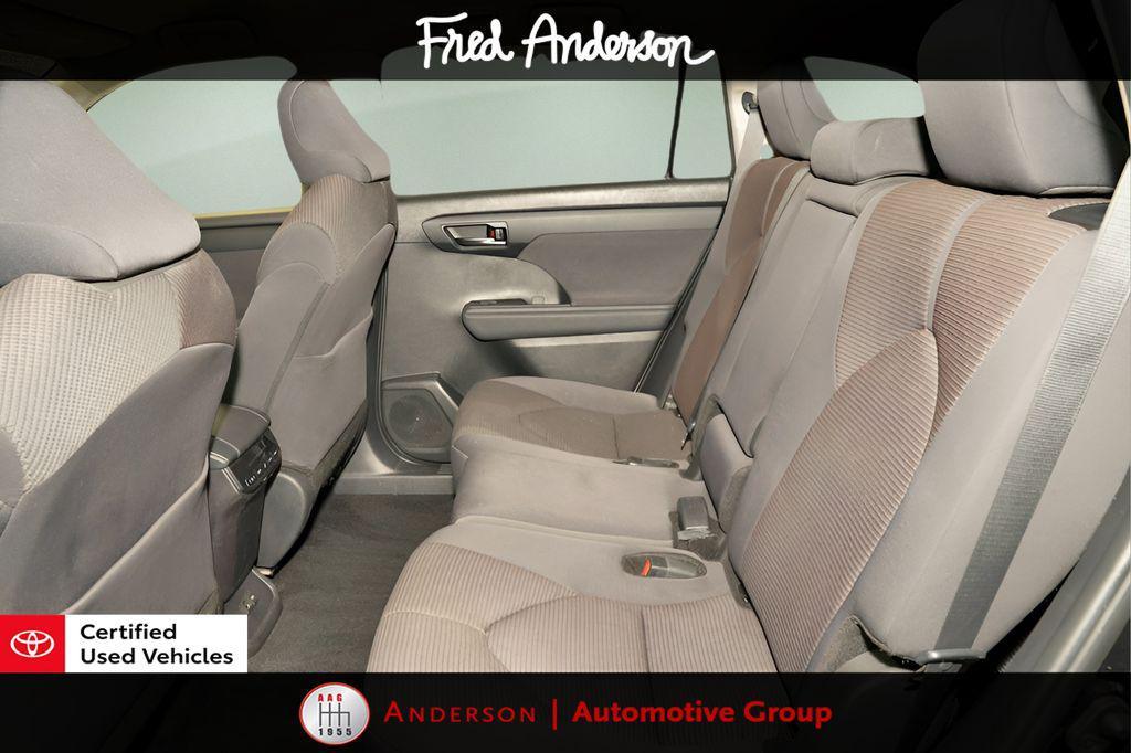 used 2024 Toyota Highlander car, priced at $35,712