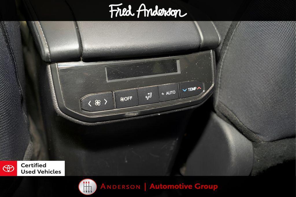 used 2024 Toyota Highlander car, priced at $35,712