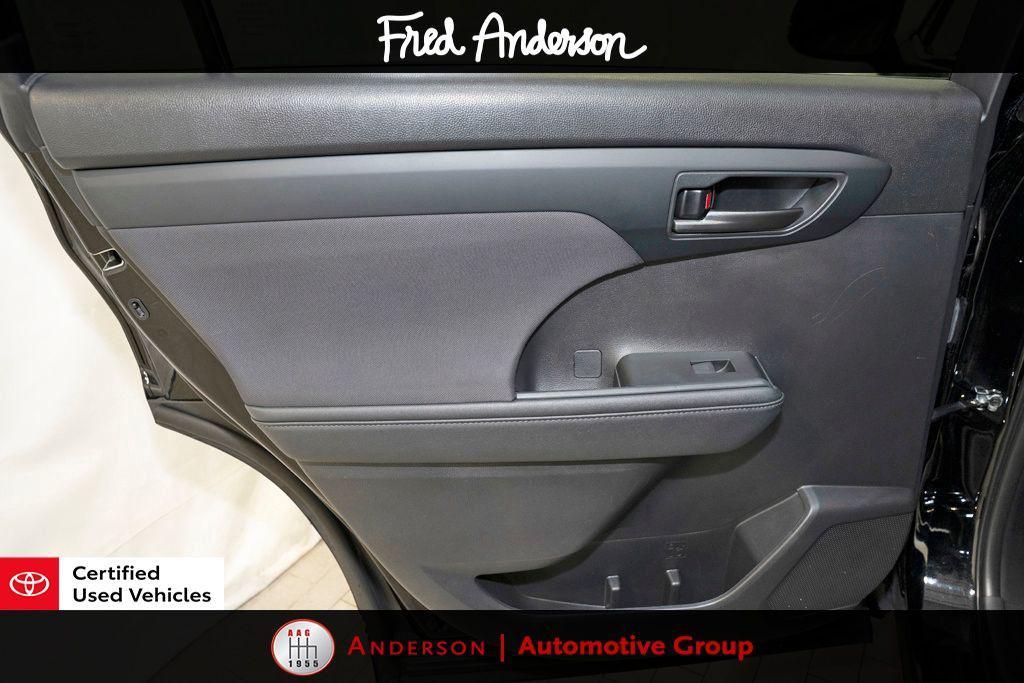 used 2024 Toyota Highlander car, priced at $35,712