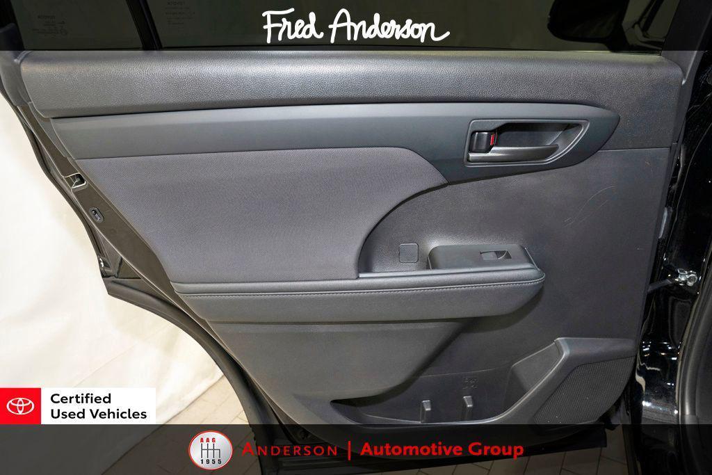 used 2024 Toyota Highlander car, priced at $32,967