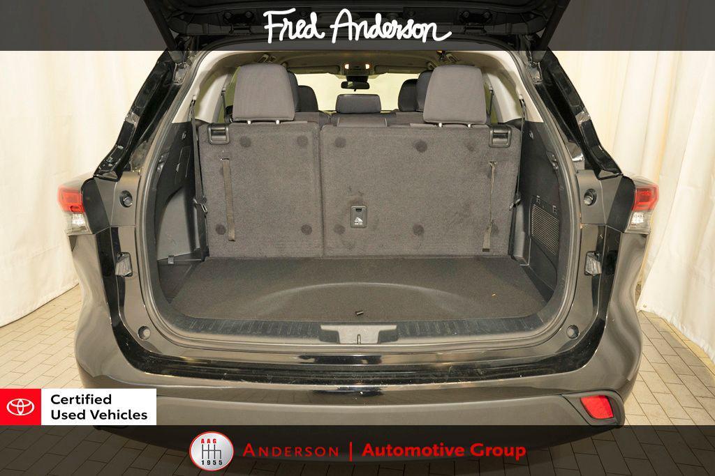 used 2024 Toyota Highlander car, priced at $36,589
