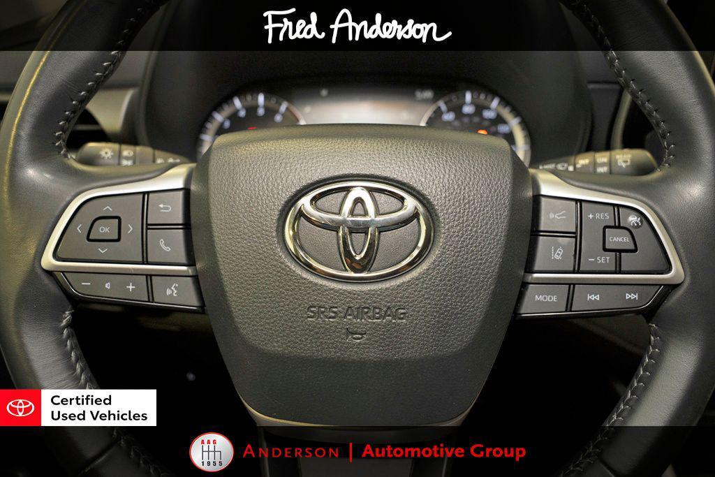 used 2024 Toyota Highlander car, priced at $36,589