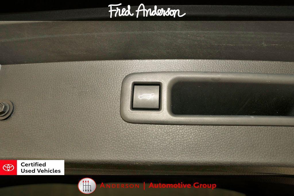 used 2024 Toyota Highlander car, priced at $32,967