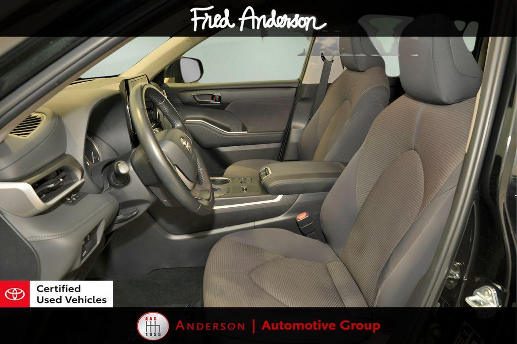 used 2024 Toyota Highlander car, priced at $35,712