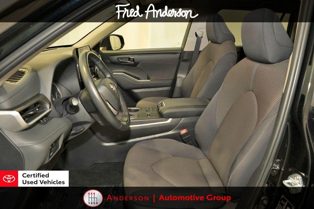 used 2024 Toyota Highlander car, priced at $32,967