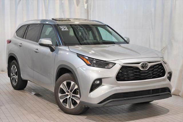 used 2022 Toyota Highlander car, priced at $32,500