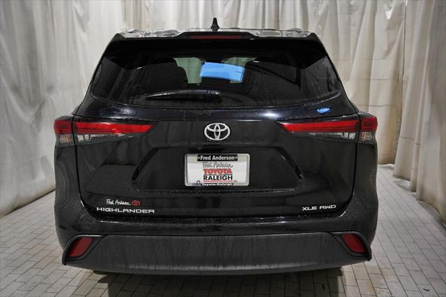 used 2023 Toyota Highlander car, priced at $39,900