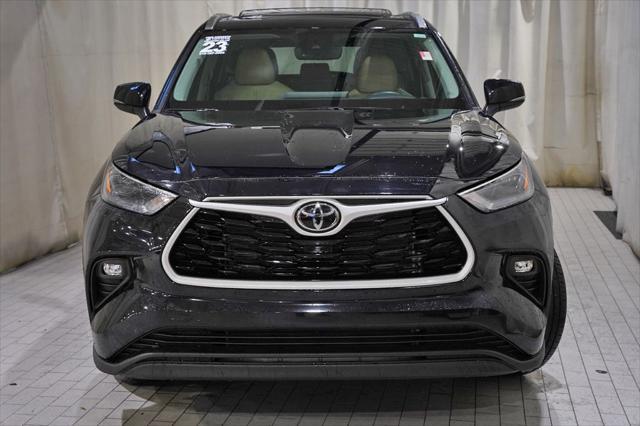 used 2023 Toyota Highlander car, priced at $39,900