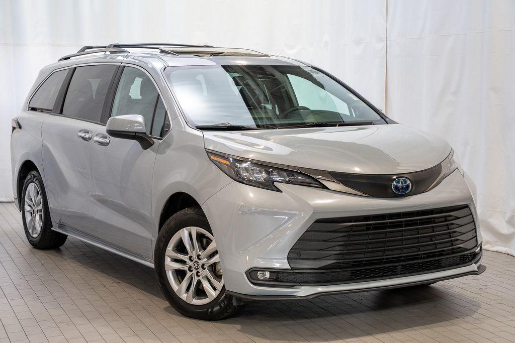 used 2022 Toyota Sienna car, priced at $35,191