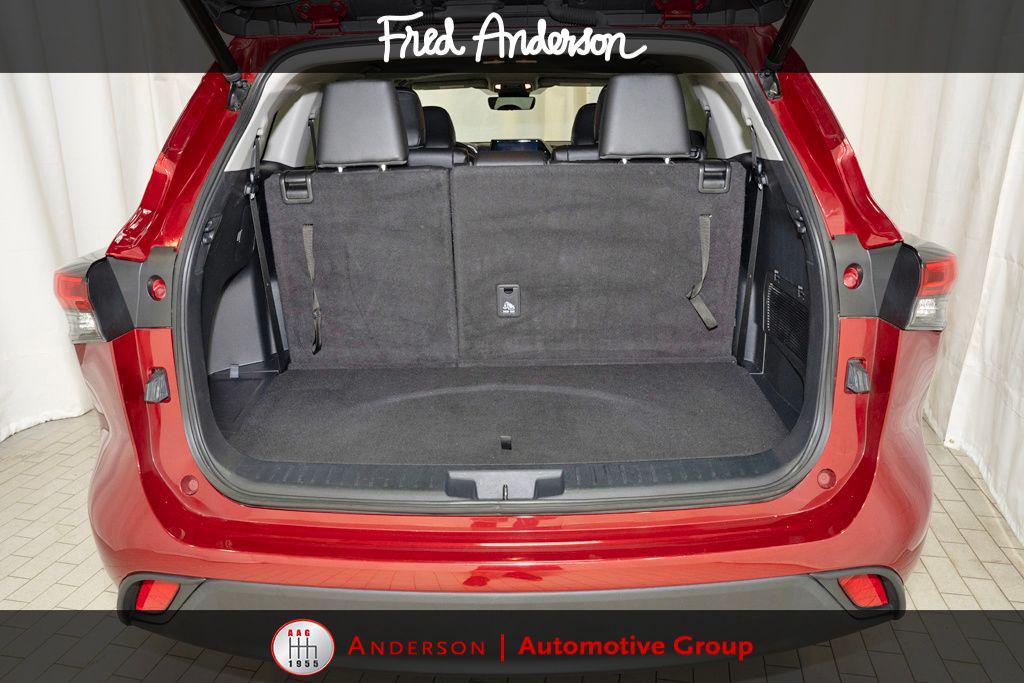 used 2023 Toyota Highlander car, priced at $35,530