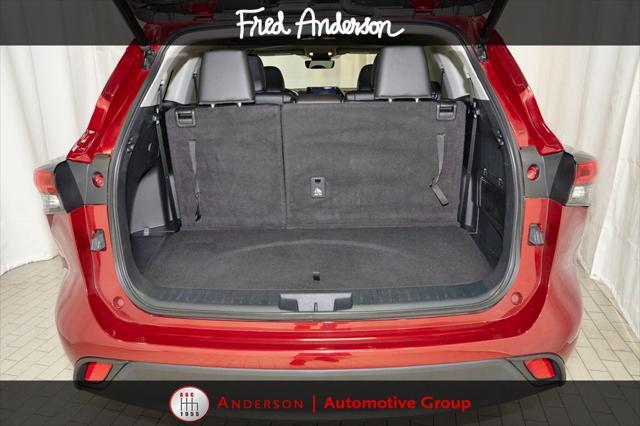 used 2023 Toyota Highlander car, priced at $40,962