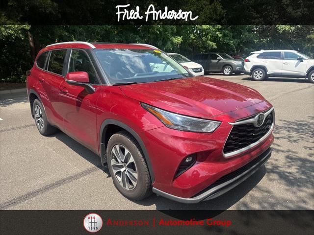 used 2023 Toyota Highlander car, priced at $40,962
