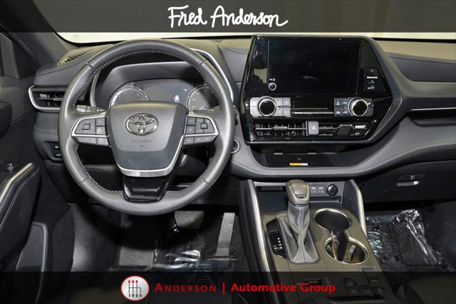 used 2024 Toyota Highlander car, priced at $44,047
