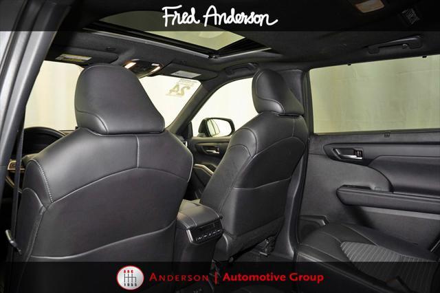 used 2024 Toyota Highlander car, priced at $44,047