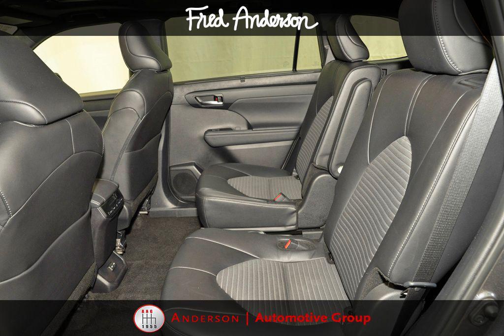 used 2024 Toyota Highlander car, priced at $39,679
