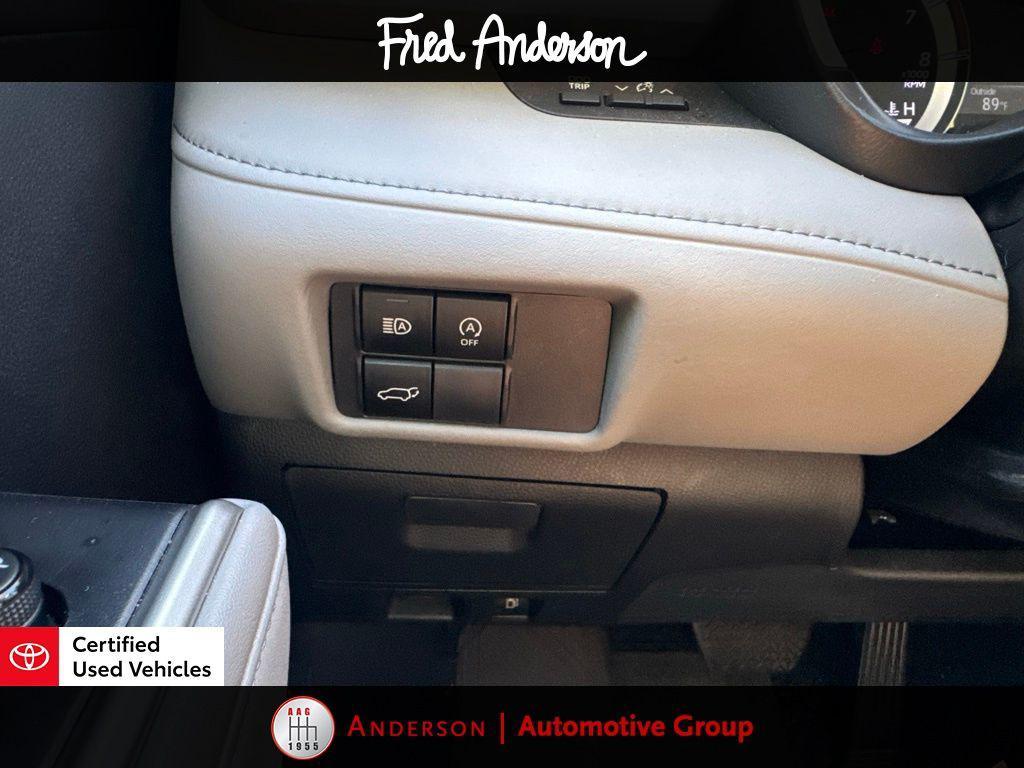 used 2023 Toyota Highlander car, priced at $38,364