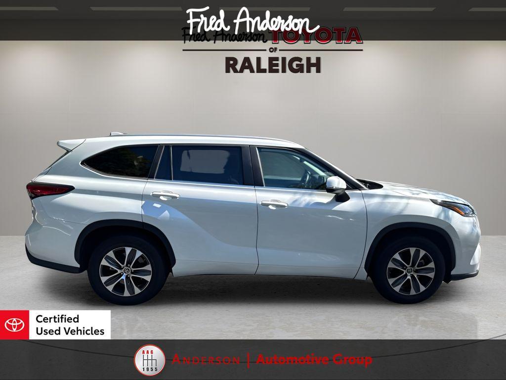 used 2023 Toyota Highlander car, priced at $38,364