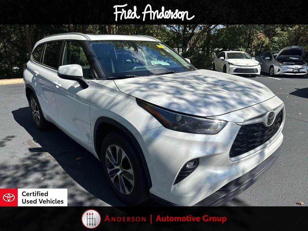 used 2023 Toyota Highlander car, priced at $38,364